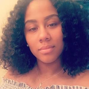 Meet your Posher, Leanna